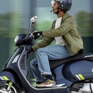 Roller Vespa GTS Super Tech 300 Grigio entusiasta matt