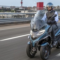 Roller Piaggio MP3 Exclusive 530 Blu Oxygen Matt