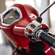 Roller Vespa GTS Super 300, Bianco Innocente