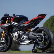 Mootorratas Aprilia Tuono 660 Factory Dark Banshee
