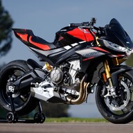 Mootorratas Aprilia Tuono 660 Factory Dark Banshee