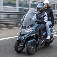 Roller Piaggio MP3 Exclusive 530 Blu Oxygen Matt