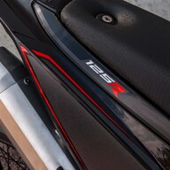 Beta RR 125 R Motard 4T, must/punane