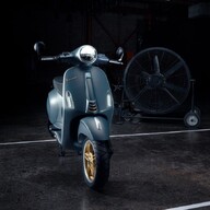 Roller Vespa Primavera Officina 8 50 Blu Officina 8