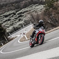 Mootorratas Aprilia Tuono 660 Torque Red 