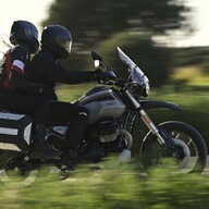 Mootorratas Moto Guzzi V85 TT Travel, Grigio Grigna