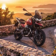 Mootorratas Moto Guzzi V85 Strada Verde Legnano