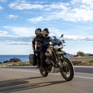 Mootorratas Moto Guzzi V85 TT Travel, Bronzo Deserto