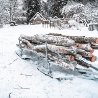 Timber sled: (timber trailer on skis)