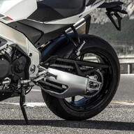 Mootorratas Aprilia Tuono V4 1100 RR