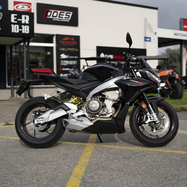 Demo mootorratas Aprilia Tuono 660 Factory Dark