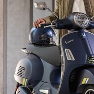 Roller Vespa GTS Super Tech 300 Grigio entusiasta matt