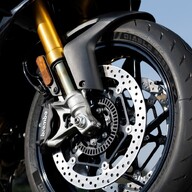 Mootorratas Aprilia Tuono 660 Factory Dark Banshee