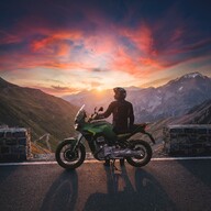 Mootorratas Moto Guzzi Stelvio 1000 Verde Hiking