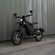 Talaria XXX (TL2500 L1E) 60V/40Ah tänavalegaalne 2025 Black Edition