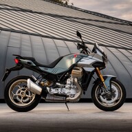 Mootorratas Moto Guzzi V100 Mandello S Verde Chiaccio