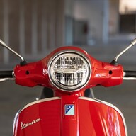 Roller Vespa GTS Super 300, Bianco Innocente