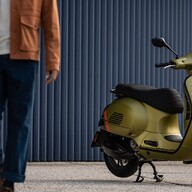 Roller Vespa GTS Super Sport 300 Verde ambizioso matt