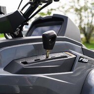 ODES 650L EPS Basic V-Twin T3b, titan grey + tasuta haagis