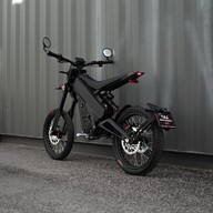 Talaria XXX (TL2500 L1E) 60V/40Ah tänavalegaalne 2025 Black Edition