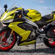 Mootorratas Aprilia RS 660, Acid Gold