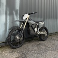 Kasutatud elektrimootorratas Stark VARG Alpha MX 80 hj, metsahall